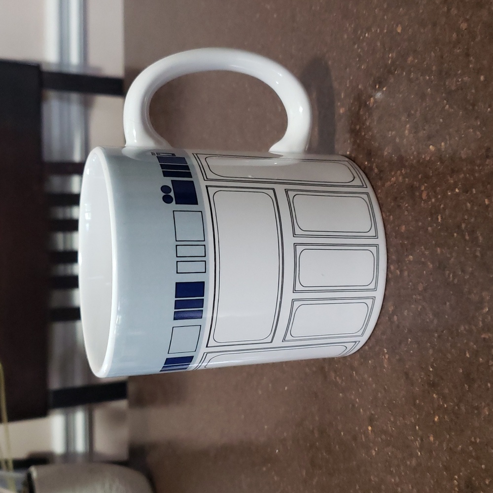 Star Wars R-2 D-2 Mug. - Picture 2 of 4